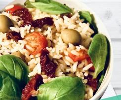 Risotto z kurczakiem, szpinakiem i suszonymi pomidorami