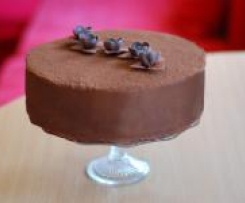 Tort czekoladowo-bezowy