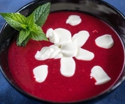 Zupa/chłodnik z wiśni