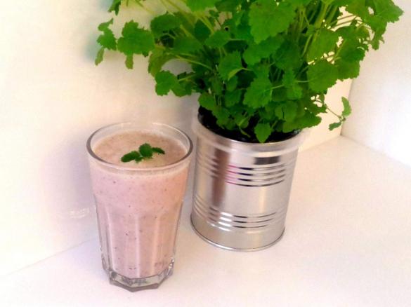 Koktajl bananowo-malinowy