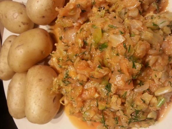 Wariant MŁODA KAPUSTA Z KOPERKIEM i POMIDOROWYM AKCENTEM