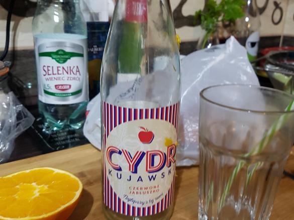 CYDRowy napój z whisky