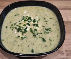 Krem brokułowy z serkiem topionym  ( ponad 2L zupy)