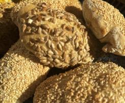 Chrupiące bułki z sezamem