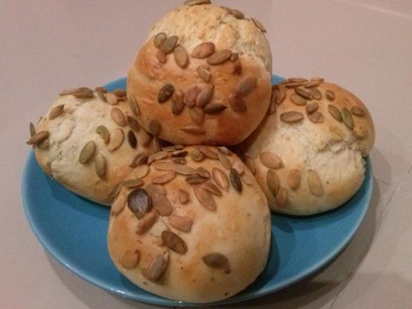 Przepyszne bułki pszenne z pestkami dyni