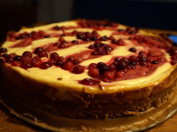 Sernik malinowo - żurawinowy