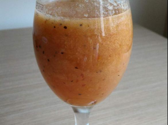 Napój (smoothie) z brzoskwiniami
