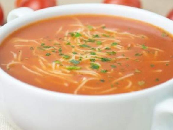 Zupa pomidorowa (jak u mamy)