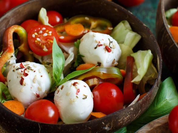 Mozzarella z warzywami