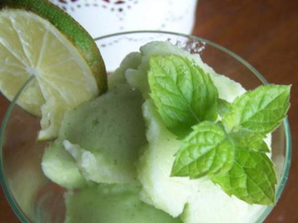 Błyskawiczny sorbet miętowo-limonkowy
