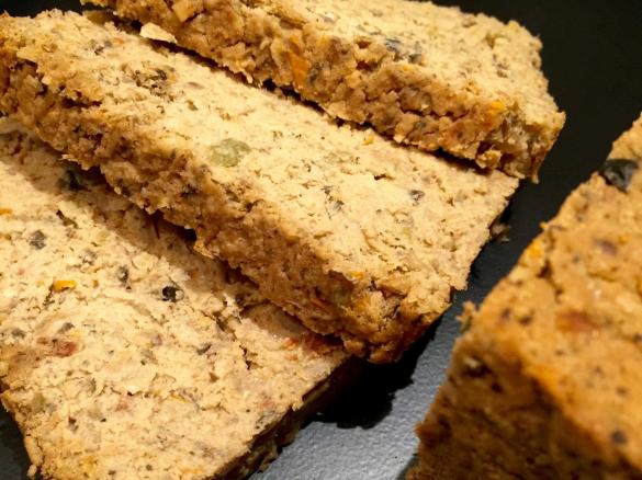 pasztet sojowy z suszonymi pomidorami (wegański)