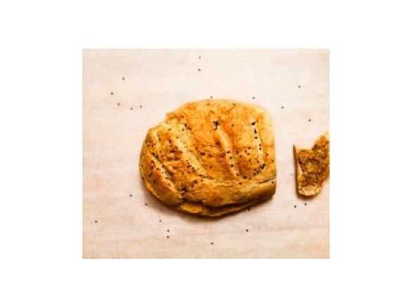 Chleb z serem feta i oliwkami