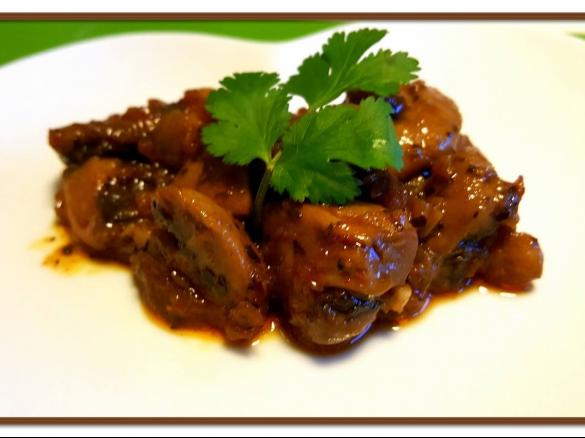 pieczarki w aromatycznym sosie