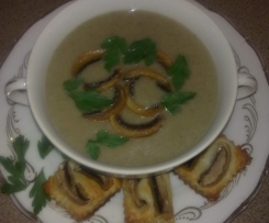 ZUPA PIECZARKOWA A^LA CREM Z GRZANKAMI Z CIASTA FRANCUSKIEGO