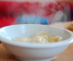 Pierogi z truskawkami (na słodko)