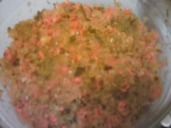 Surówka z kiszonych ogórków 