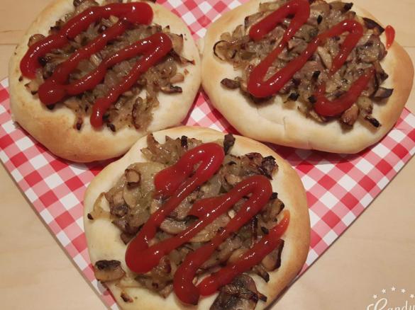 CEBULAKI Z PIECZARKAMI