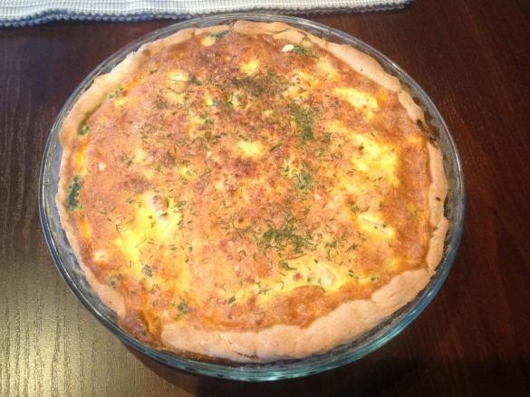 tarta ze szpinakiem i wędzonym łososiem