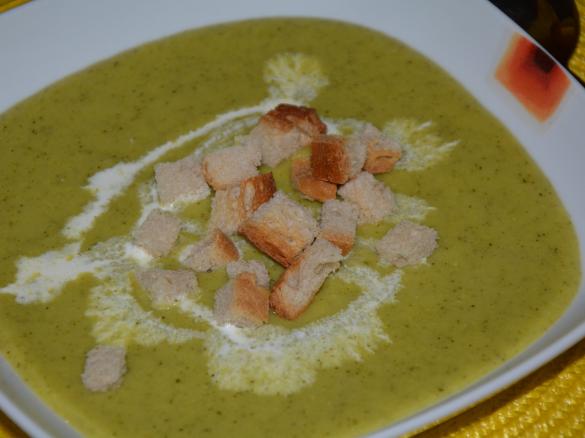 Zupa krem z brokuła i kaszy jaglanej