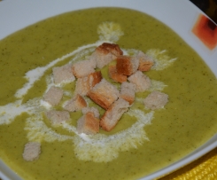 Zupa krem z brokuła i kaszy jaglanej