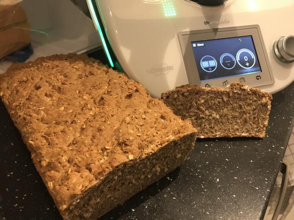 Pyszny chleb pełnoziarnisty