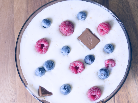 Owsianka z owocami i czekoladą :)