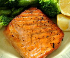 Ziemniaki z łososiem i brokułami