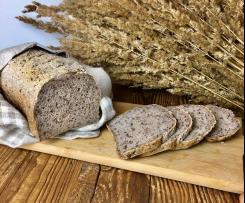 Bezglutenowy chleb z ziarnami