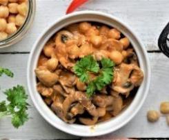 Gulasz z ciecierzycy i pieczarek