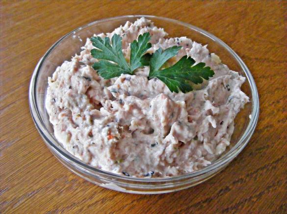 Pasta twarogowa z wędliną