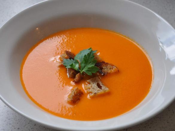 Krem z pomidorów z grzankami