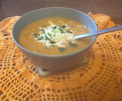 Zupa z soczewicy z mozarellą