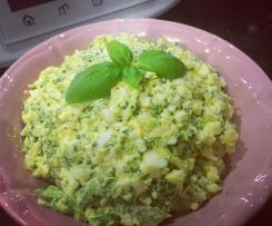 Pasta jajeczna z brokułem