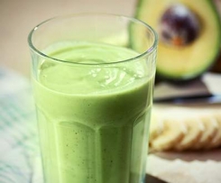 smoothie z avokado i natki pietruszki