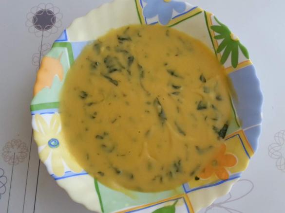 Zupa z ciecierzycy ze szpinakiem