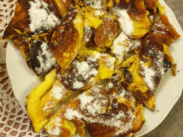 Austriacki Deser naleśnikowy ( KAISERSCHMARM )