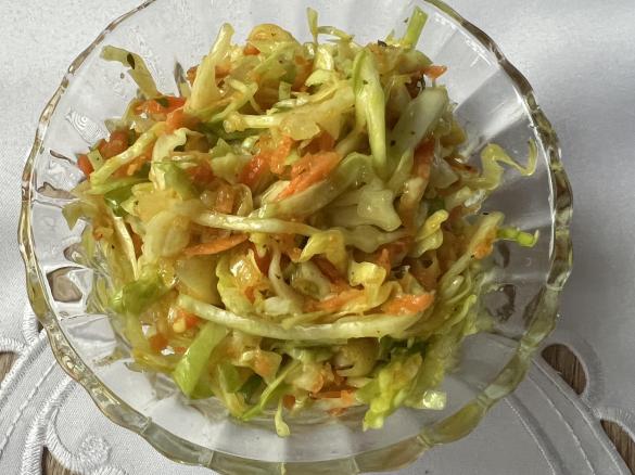 Surówka z białej kapusty z zalewą