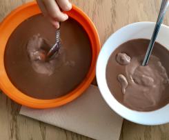 Aksamitny budyń czekoladowy z kakao dla dzieci bez cukru