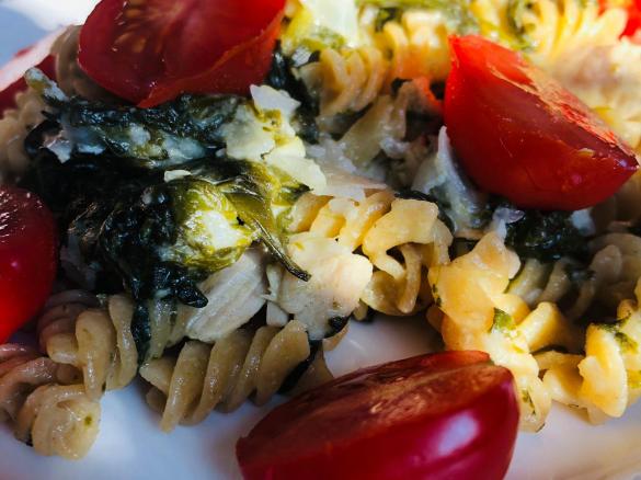 Makaron z kurczakiem w sosie szpinakowym