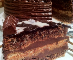 Tort urodzinowy z orzeszków ziemnych