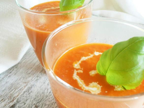 Zupa krem z pieczonej papryki i pomidorów z mascarpone