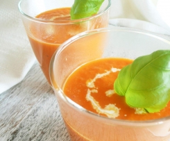 Zupa krem z pieczonej papryki i pomidorów z mascarpone