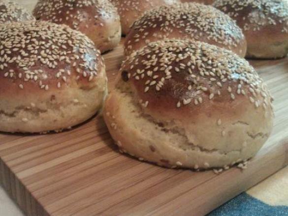 Maślane bułeczki sezamowe
