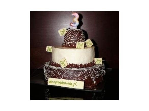 Tort mocno czekoladowy z owocową nutą