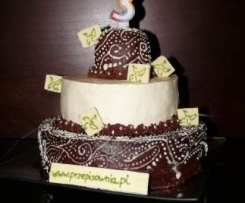 Tort mocno czekoladowy z owocową nutą