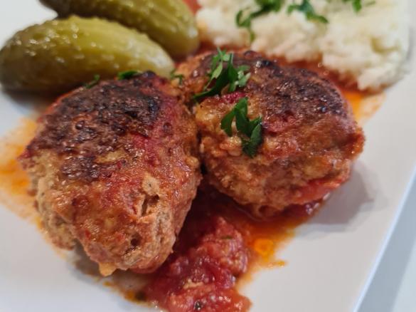 Zapiekane zrazy w pomidorach