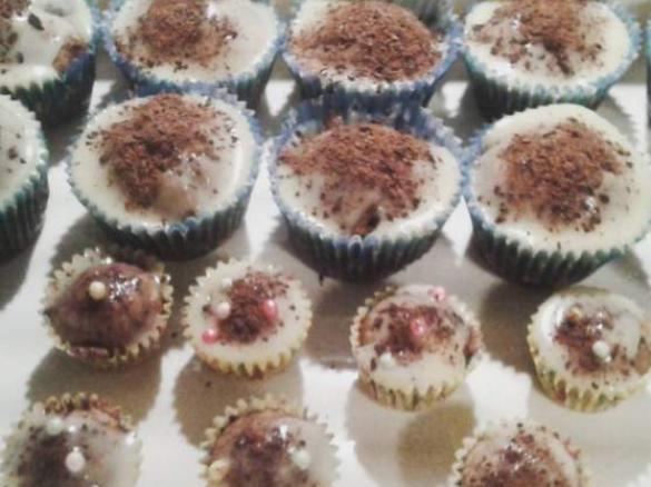 Babeczki kakaowe z białą czekoladą