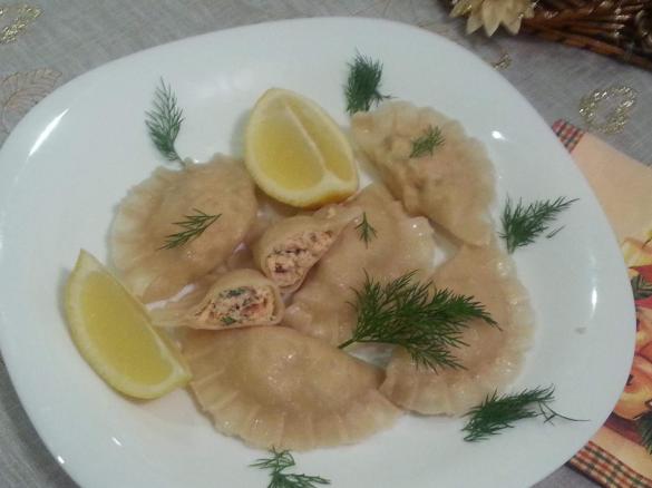 Świąteczne pierogi z łososiem
