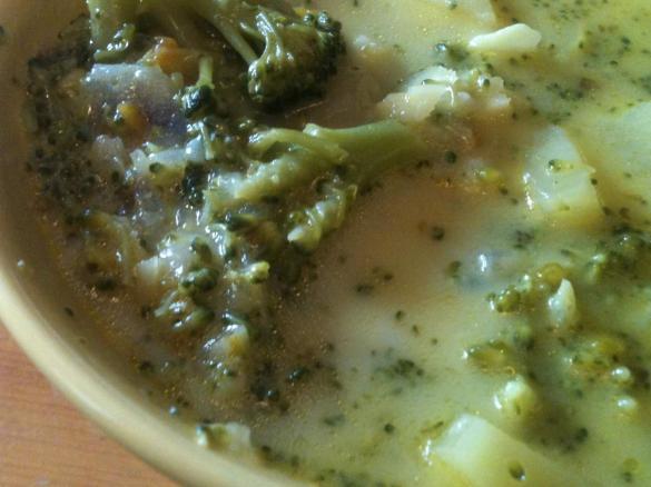 ZUPA BROKUŁOWA / KALAFIOROWA