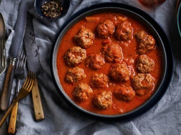 wolno gotowanie pulpety w sosie pomidorowym (z osłoną noża miksującego)